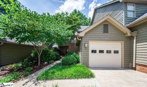 303 Hunters Circle