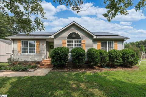 101 Paris View Drive sold home in Paris View, Taylors, SC