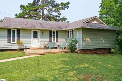 202 Sherwood Road