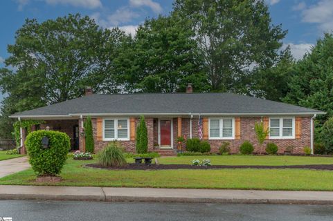 1 Camelback Road sold home in Canterbury Hills, Greenville, SC