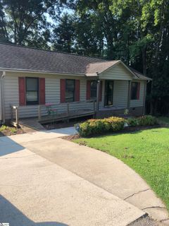 1401 Greenwood Road sold home in Grayview Estate, Laurens, SC