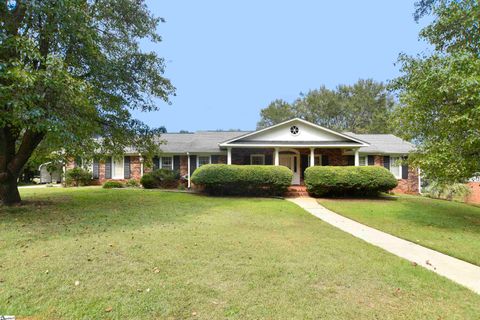 113 Churchill Avenue