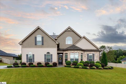 8 Sakonnet Court