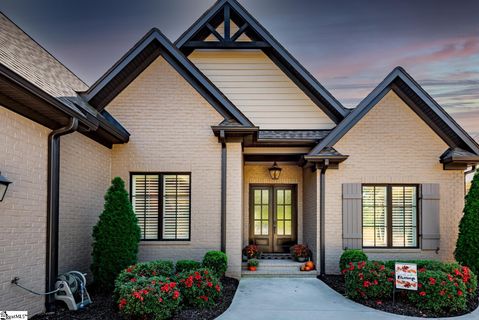 306 Tanoak Court
