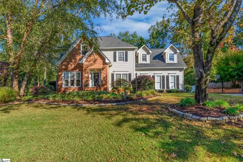 208 Holly Crest Circle