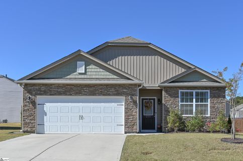 211 Addlestone Circle sold home in Gulliver Oaks, Fountain Inn, SC