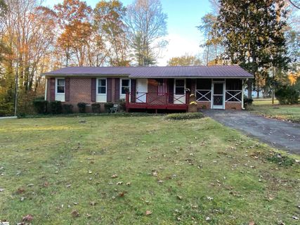 14 Pine Crest Drive