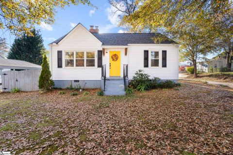 105 Earnshaw Avenue
