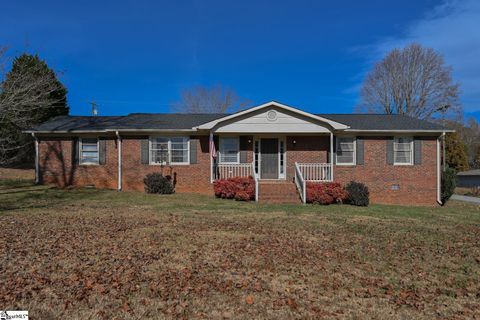 1711 Hanging Rock Road sold home in Twin Brooks Estates, Boiling Springs, SC