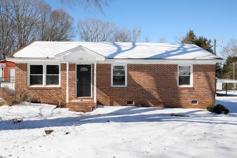 121 Friendly Street sold home in Friendship Heights, Fountain Inn, SC