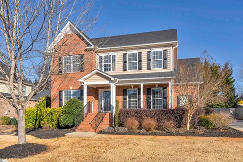 112 Gladstone Way