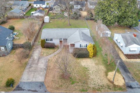 204 Bleckley Avenue