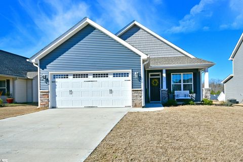 576 Chantry Lane
