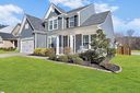 225 Waters Run Lane sold home in Simpsonville, SC