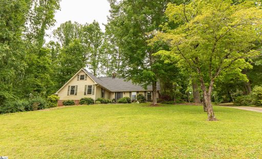 302 Club Drive sold home in Grandview Hgts, Travelers Rest, SC