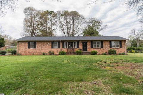 105 Thunderbird Place