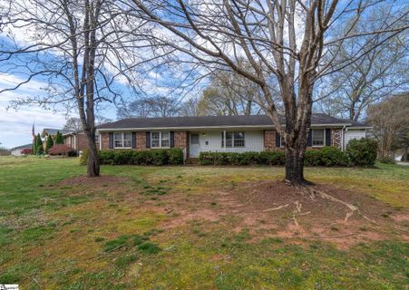 207 Lakewood Circle sold home in Lakewood Hills, Greer, SC