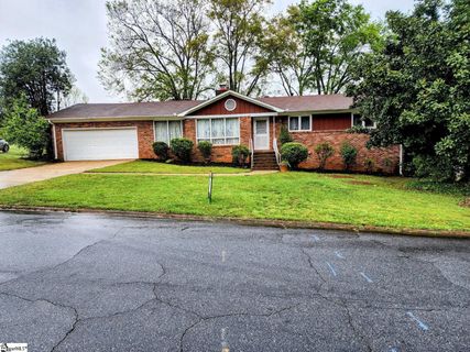 207 Shadecrest Drive sold home in Hillsborough, Mauldin, SC
