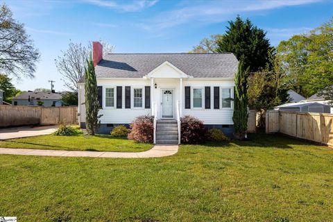 102 Merrilat Avenue