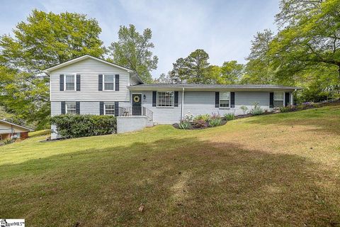 200 Knollview Drive