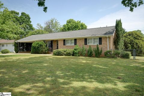 2 Manassas Drive