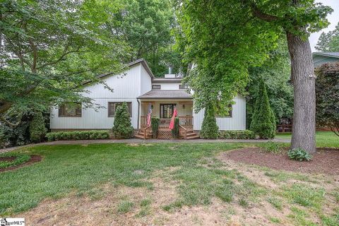 206 Hunters Woods Drive