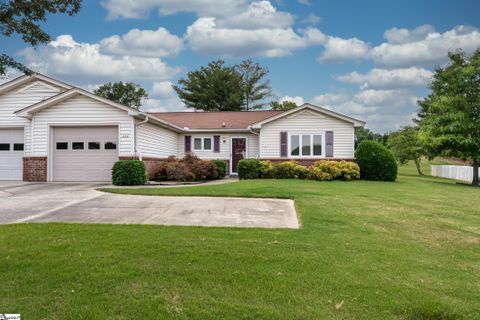 402 Lakeside Circle