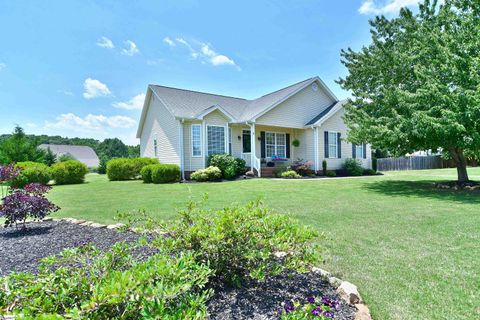 9 Rustcraft Drive