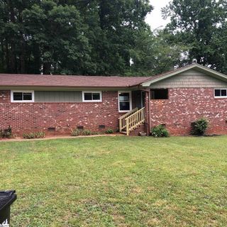 2 Clear Creek Court