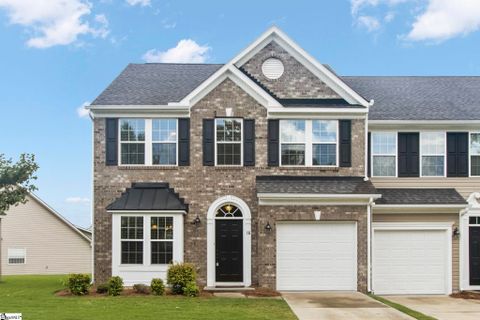 16 Eaglecrest Court