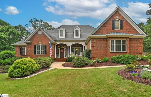 520 W Woodbury Lane