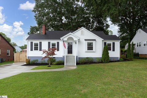 105 Merrilat Avenue