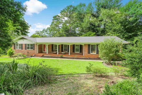 226 Camelot Road