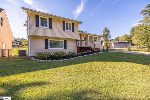 7 Paris View Drive sold home in Paris View, Taylors, SC