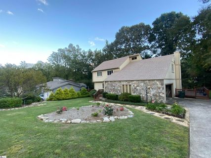 5 Pebble Creek Court