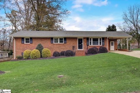 6 Tazewell Drive