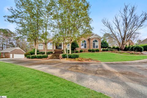302 Country Club Drive sold home in Country Club Place, Laurens, SC