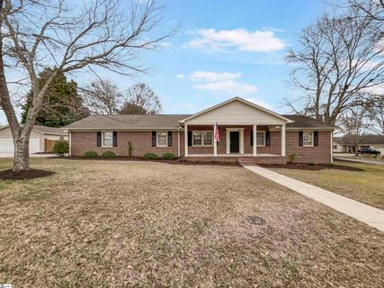 111 Wemberly Drive sold home in Wemberly Way, Simpsonville, SC