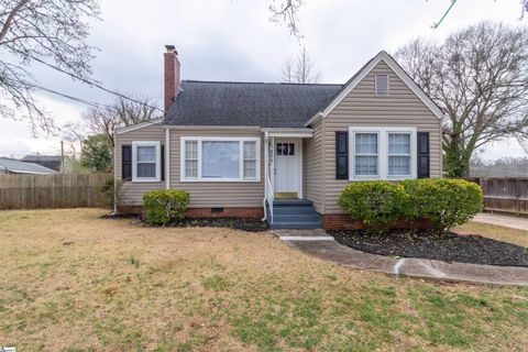109 Merrilat Avenue