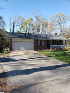 205 Hickory Lane sold home in Glendale, Mauldin, SC