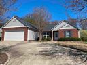 429 Riverside Chase Circle sold home in Greer, SC