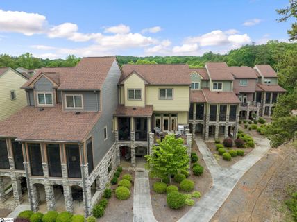 Previously sold for $924,696