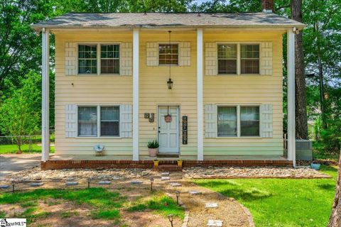 8 Aspenwood Drive