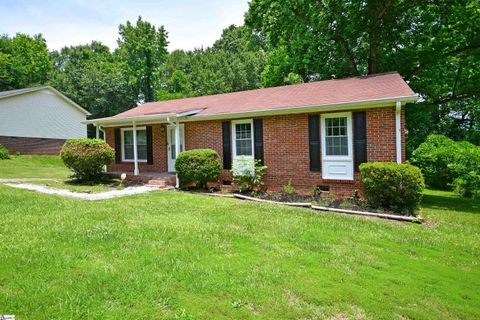 15 Queens Street sold home in Kings Court, Fountain Inn, SC