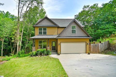 200 Hunters Woods Drive