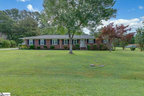 8 Notre Dame Drive sold home in College Park, Greenville, SC