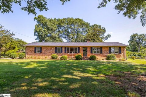 105 Thunderbird Place