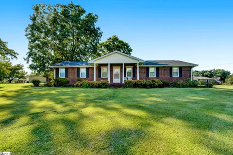 102 Colonial Lane sold home in Colonial Acres, Simpsonville, SC