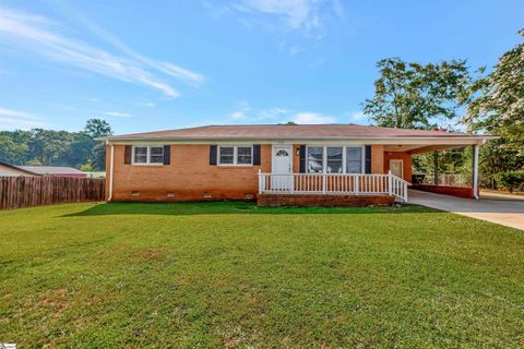 205 Iris Drive sold home in Kingsberry Park, Easley, SC