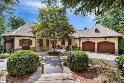 12 Deer Valley Court
